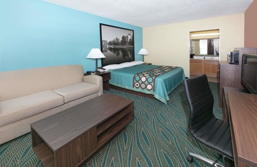 Duncan Hotel | Affordable Comfort at Super 8 by Wyndham Duncan Hotel