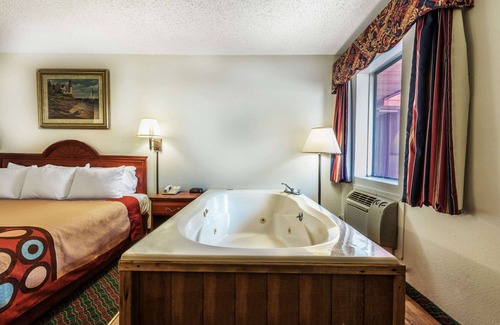 Eastland Hotel | Budget-Friendly Stay at Super 8 by Wyndham Eastland