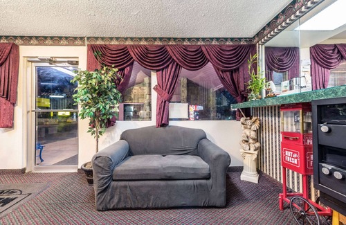 Eastland Hotel | Budget-Friendly Stay at Super 8 by Wyndham Eastland