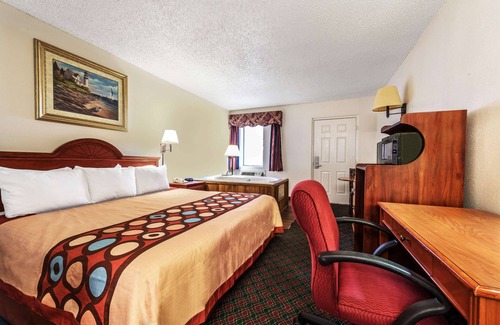 Eastland Hotel | Budget-Friendly Stay at Super 8 by Wyndham Eastland