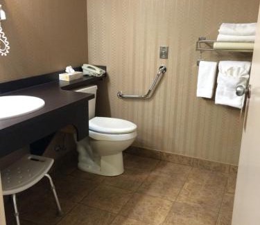 Edson Hotel | Convenient Super 8 by Wyndham Edson: Pet-Friendly Comfort