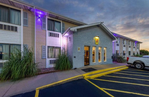 El Dorado Hotel | Budget-Friendly Stay at Super 8 by Wyndham El Dorado