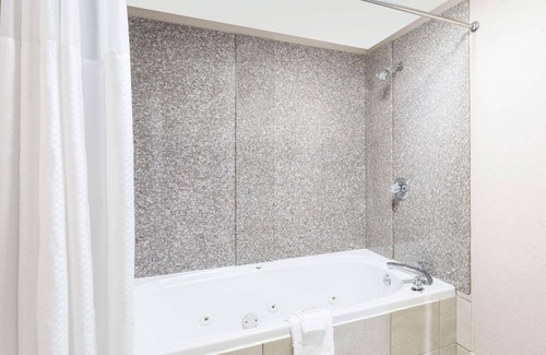 El Dorado Hotel | Comfortable Stay at Super 8 by Wyndham El Dorado