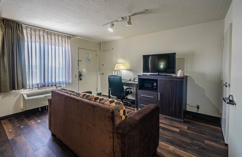 Biggs Field Hotel | Convenient Stay at Super 8 by Wyndham El Paso Airport