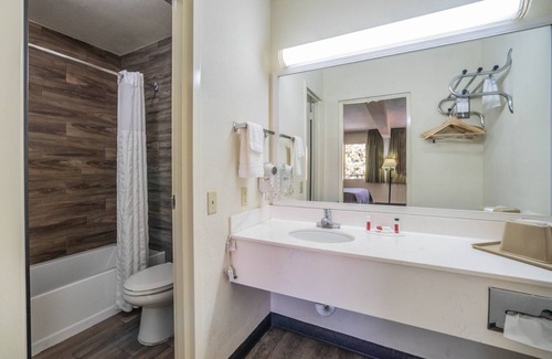 Biggs Field Hotel | Convenient Stay at Super 8 by Wyndham El Paso Airport