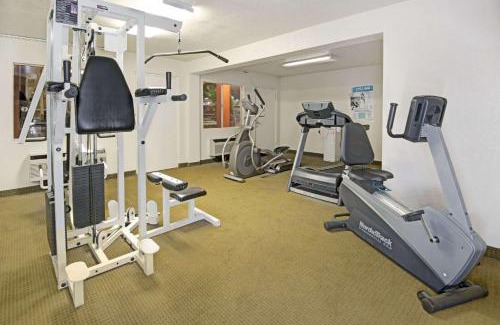 Biggs Field Hotel | Budget-Friendly Stay at Super 8 by Wyndham El Paso Airport