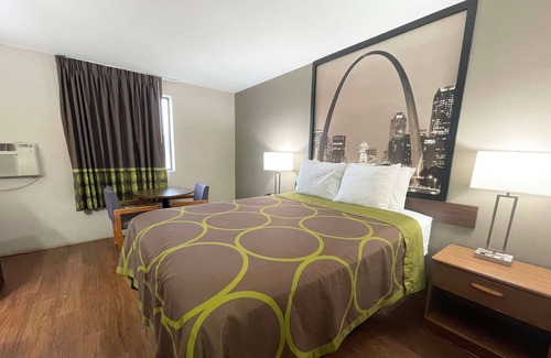 Allenton Hotel | Budget-Friendly Super 8 by Wyndham Near Six Flags