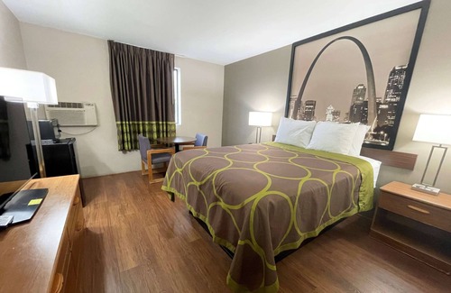 Allenton Hotel | Budget-Friendly Super 8 by Wyndham Near Six Flags