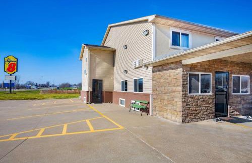 Fort Madison Hotel | Convenient Stay at Super 8 by Wyndham Fort Madison