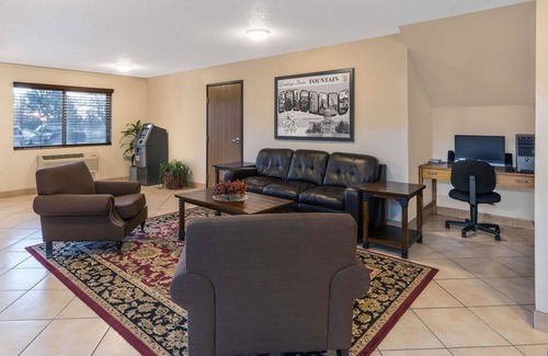 Fountain Hotel | Affordable Comfort at Super 8 by Wyndham Fountain