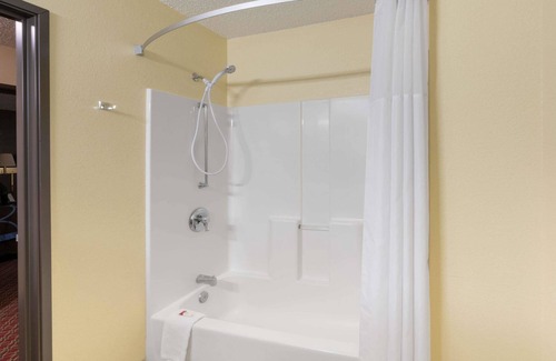 Fountain Hotel | Affordable Comfort at Super 8 by Wyndham Fountain