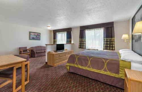 Fountain Hotel | Affordable Comfort at Super 8 by Wyndham Fountain
