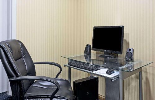 Franklin Hotel | Top-Rated Super 8 by Wyndham Franklin with Family Amenities