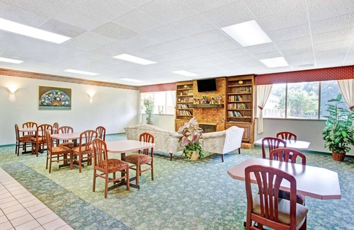 Gaffney Hotel | Budget-Friendly Stay at Super 8 by Wyndham Gaffney