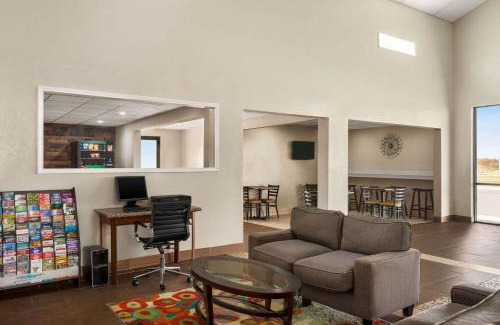 Gainesville Hotel | Discover Comfort at Super 8 by Wyndham Gainesville TX