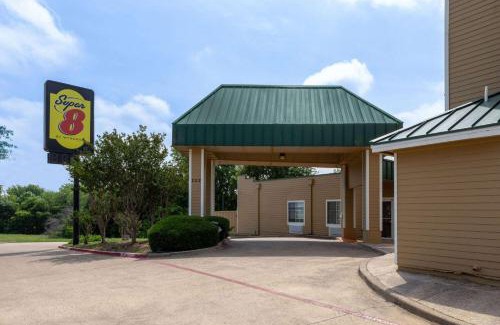 Garland Hotel | Convenient Super 8 by Wyndham Garland Near Dallas Attractions