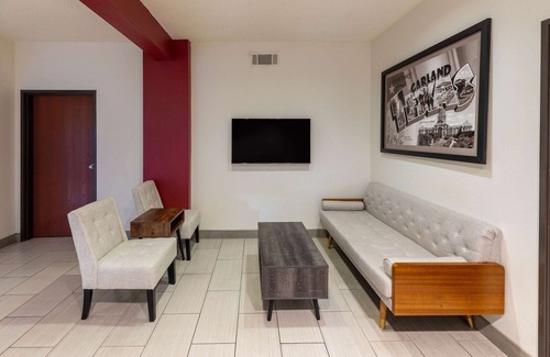 Garland Hotel | Budget-Friendly Super 8 by Wyndham in East Dallas Area