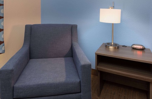 Garland Hotel | Budget-Friendly Super 8 by Wyndham in East Dallas Area