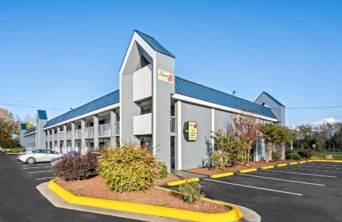 Garysburg Hotel | Budget-Friendly Super 8 by Wyndham in Garysburg/Roanoke Rapids