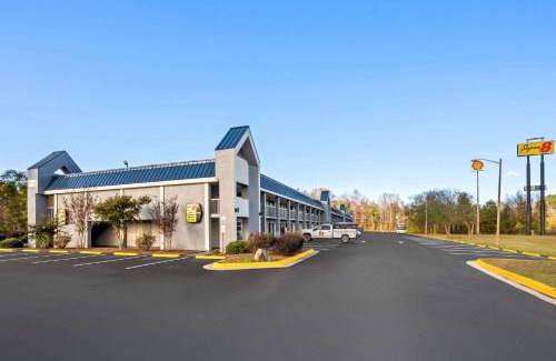 Garysburg Hotel | Budget-Friendly Super 8 by Wyndham in Garysburg/Roanoke Rapids