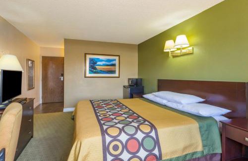 Goodyear Hotel | Comfortable Super 8 by Wyndham in Goodyear/Phoenix Area