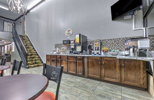 Grand Prairie Hotel | Budget-Friendly Stay at Super 8 by Wyndham Grand Prairie