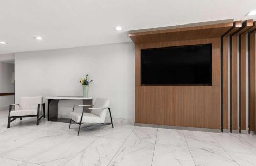 Grapevine Hotel | Pet-Friendly Super 8 by Wyndham Near DFW Airport