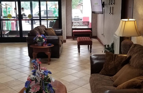 Grayson Hotel | Budget-Friendly Super 8 by Wyndham Grayson with Breakfast