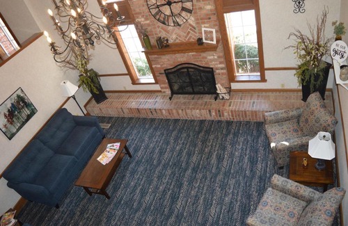 Greenfield Hotel | Comfortable Stay at Super 8 by Wyndham Greenfield