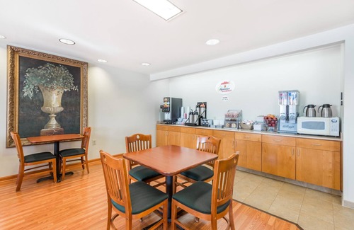 Hagerstown Hotel | Comfortable Stay at Super 8 by Wyndham Hagerstown Area