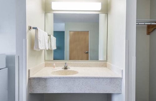 Hagerstown Hotel | Comfortable Stay at Super 8 by Wyndham Hagerstown Area