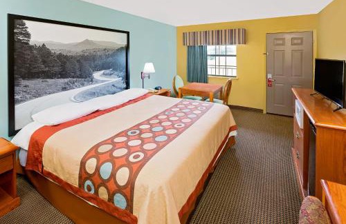 Hazen Hotel | Pet-Friendly Super 8 by Wyndham Hazen with Ocean Views