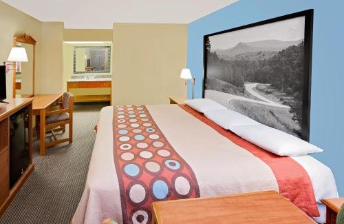 Hazen Hotel | Pet-Friendly Super 8 by Wyndham Hazen with Ocean Views