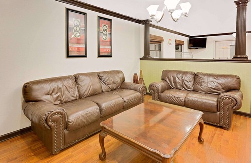 Hazen Hotel | Budget-Friendly Super 8 by Wyndham Hazen with Breakfast