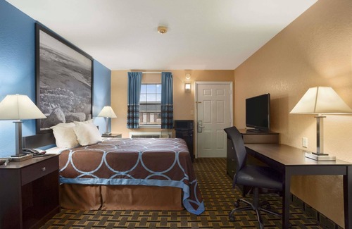 Henryetta Hotel | Comfortable Stay at Super 8 by Wyndham Henryetta
