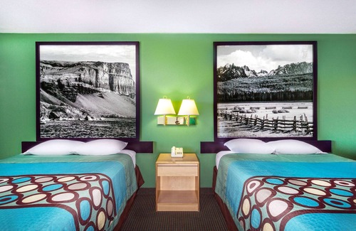 Heyburn Hotel | Comfortable Stay at Super 8 by Wyndham Heyburn/Burley Area