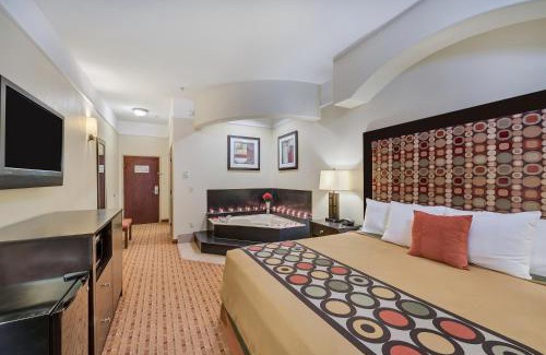 Hidalgo Hotel | Pet-Friendly Super 8 by Wyndham Near La Plaza Mall