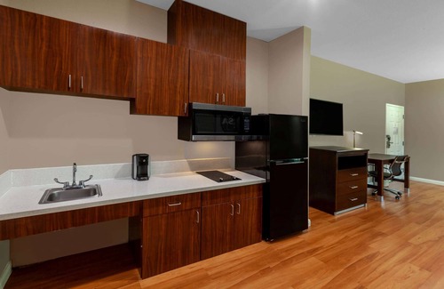 Barker Hotel | Comfortable Stay at Super 8 by Wyndham Houston Northwest