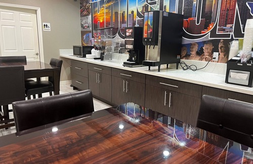 Barker Hotel | Comfortable Stay at Super 8 by Wyndham Houston Northwest