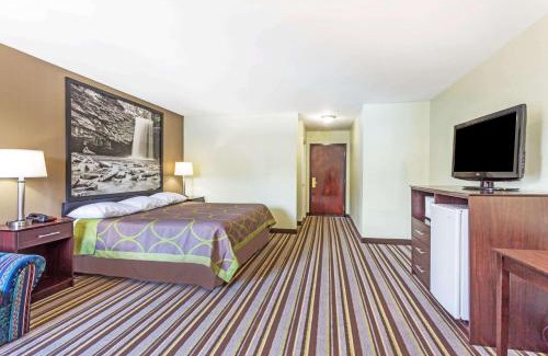 North Chesterfield Hotel | Family-Friendly Super 8 by Wyndham Hull Street Richmond Area