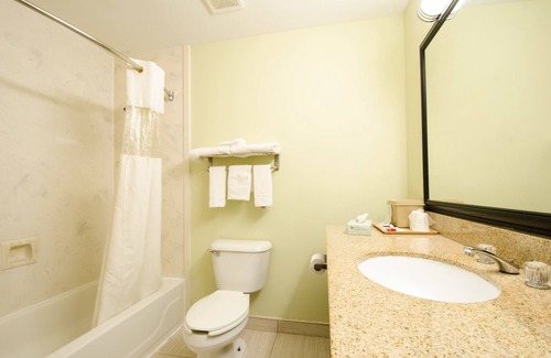 North Chesterfield Hotel | Budget-Friendly Stay at Super 8 by Wyndham Hull Street