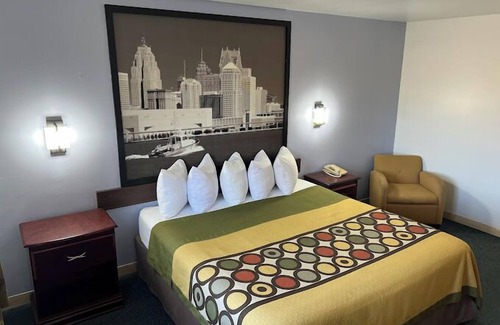 Imlay City Hotel | Comfortable Stay at Super 8 by Wyndham Imlay City