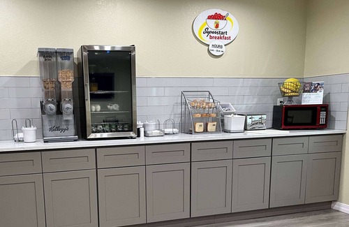 Beech Grove Hotel | Comfortable Stay at Super 8 by Wyndham Indianapolis