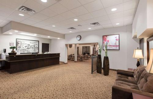 Innisfail Hotel | Pet-Friendly Getaway at Super 8 by Wyndham Innisfail