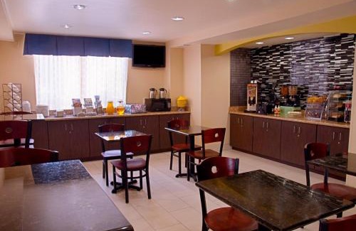 Irving Hotel | Budget-Friendly Stay at Super 8 by Wyndham Irving/DFW Apt