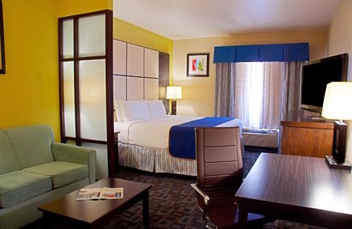 Irving Hotel | Budget-Friendly Stay at Super 8 by Wyndham Irving/DFW Apt