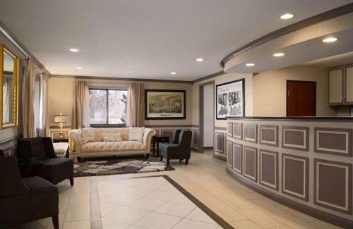 Ithaca Hotel | Cozy Super 8 by Wyndham Ithaca: Pet-Friendly Comfort