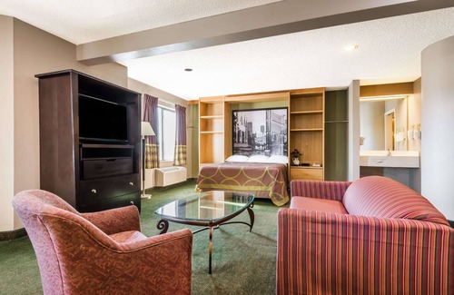 Jasper Hotel | Comfortable Stay at Super 8 by Wyndham Jasper with Pool