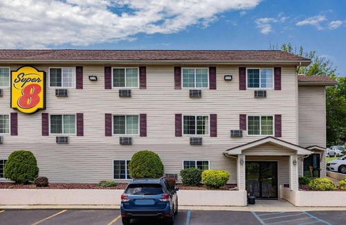 Johnstown Hotel | Affordable Stay at Super 8 by Wyndham Johnstown/Gloversville