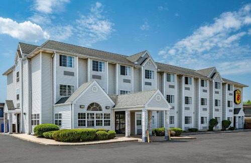 Joliet Hotel | Pet-Friendly Retreat at Super 8 by Wyndham Joliet